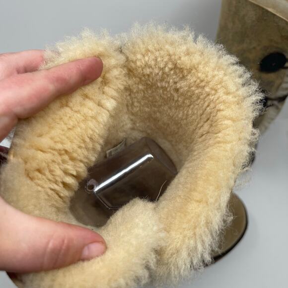 UGG Australia Vintahe Bailey 3 Button Bomber Leather Boot Size 8 - Picture 3 of 8